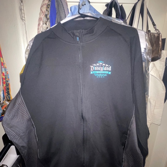 runDisney 2024 Disneyland Half Marathon x-large Jacket - Picture 7 of 7